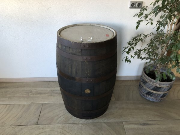 Whiskyfass als Stehtisch Eichenfass gebraucht Tischfass Holzfass rustikal Deko Fass